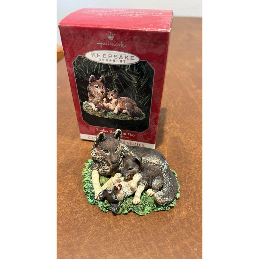 1998 Vintage Hallmark Keepsake Ornament Timberwolves At Play Signed
